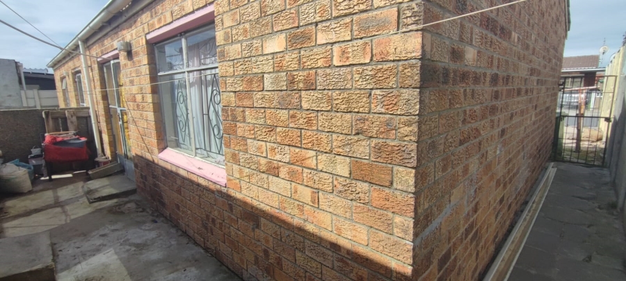 2 Bedroom Property for Sale in Lentegeur Western Cape